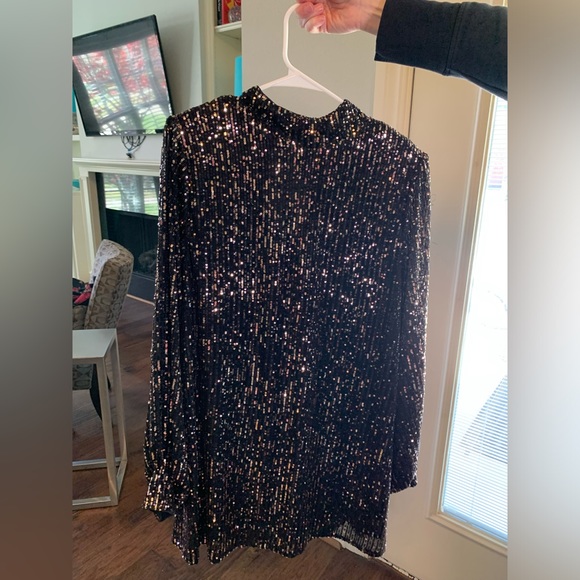Long sleeve sequin dress - Picture 1 of 5